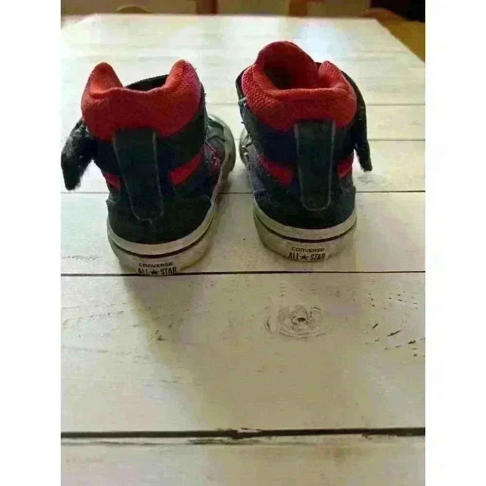 Converse -Chuck Taylors All Star Toddler Size 5 Black Red - Picture 4 of 6